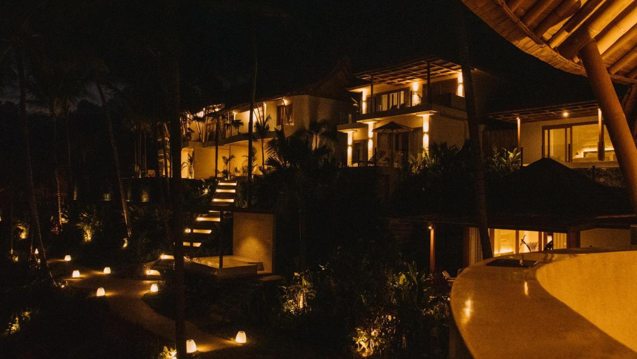 Neano Escape Hotel Manggis Kültér fotó The resort at night